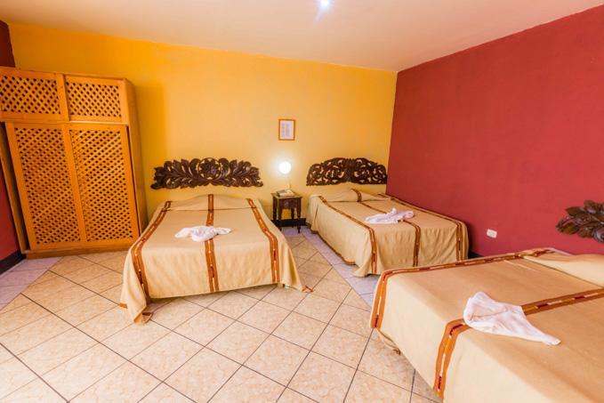 Hoteles Kakchiquel パナハチェル エクステリア 写真